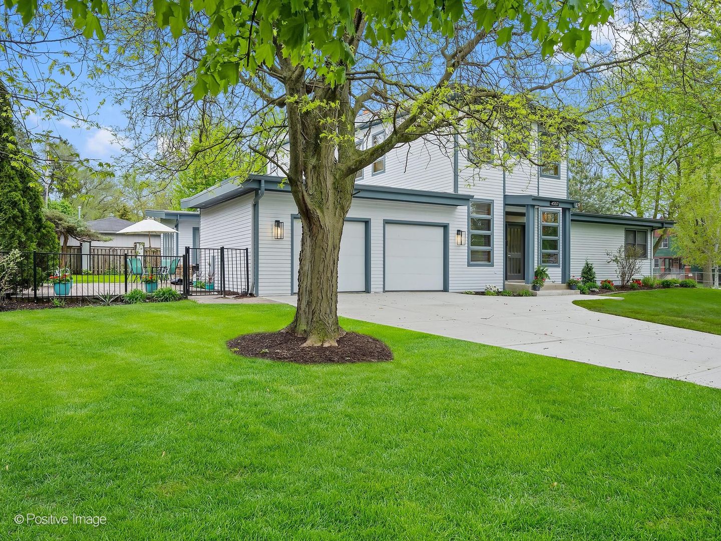 4557 Woodland Avenue, Western Springs, IL 60558