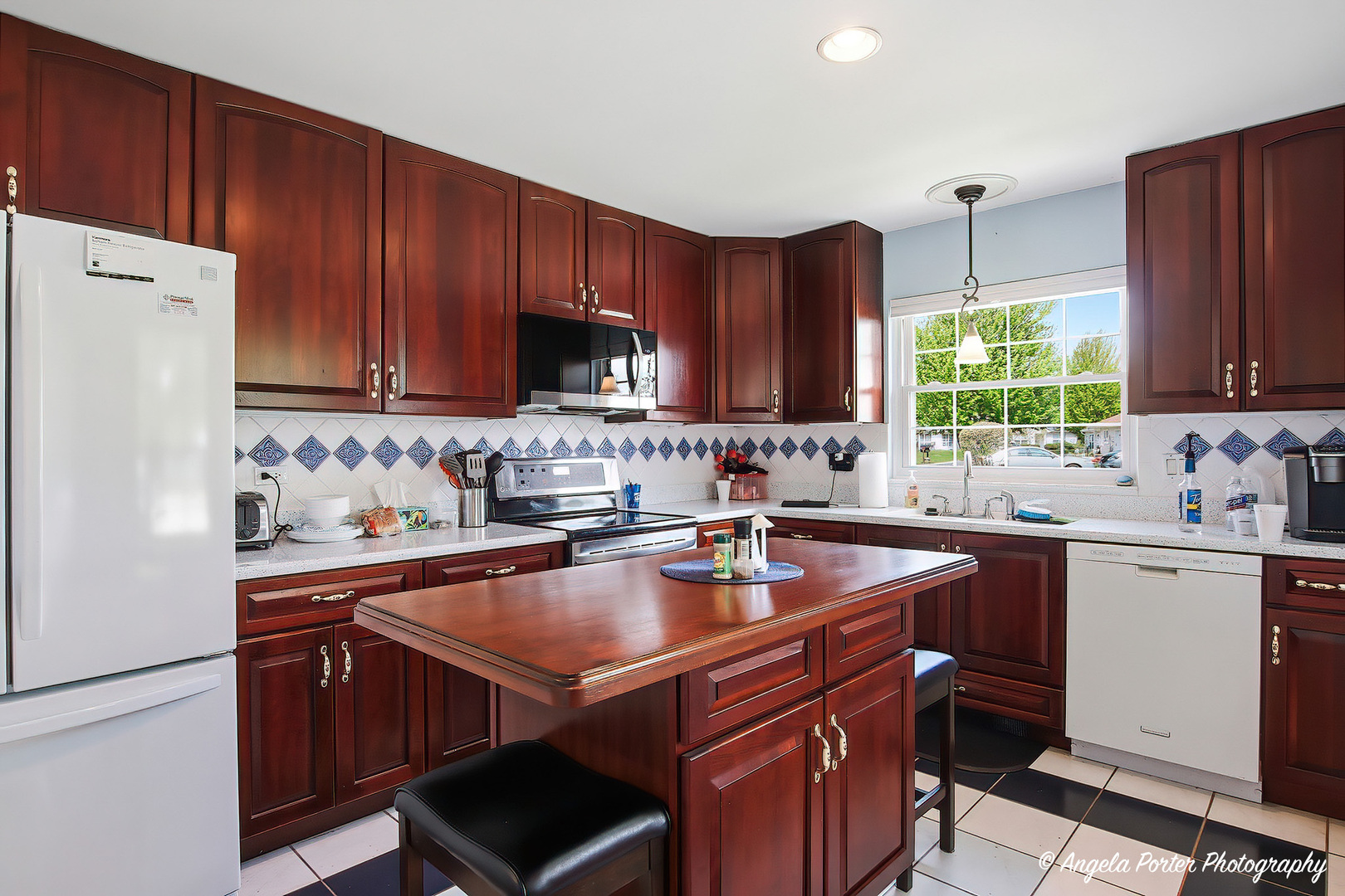 7201 Hastings Circle #332, Fox Lake, IL 60020