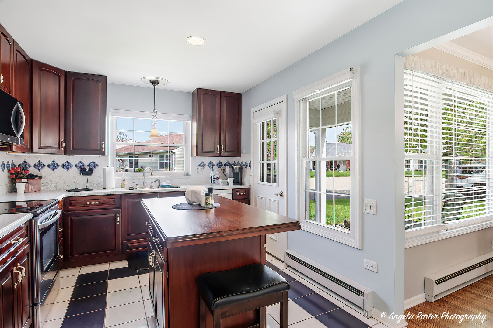 7201 Hastings Circle #332, Fox Lake, IL 60020