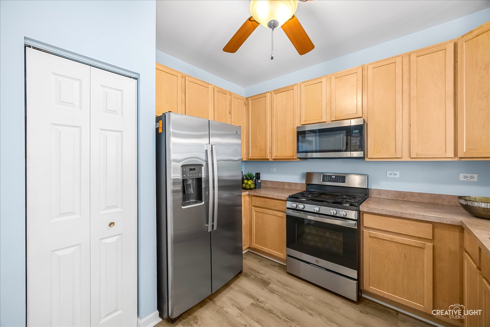 281 Springbrook Trail, Oswego, IL 60543