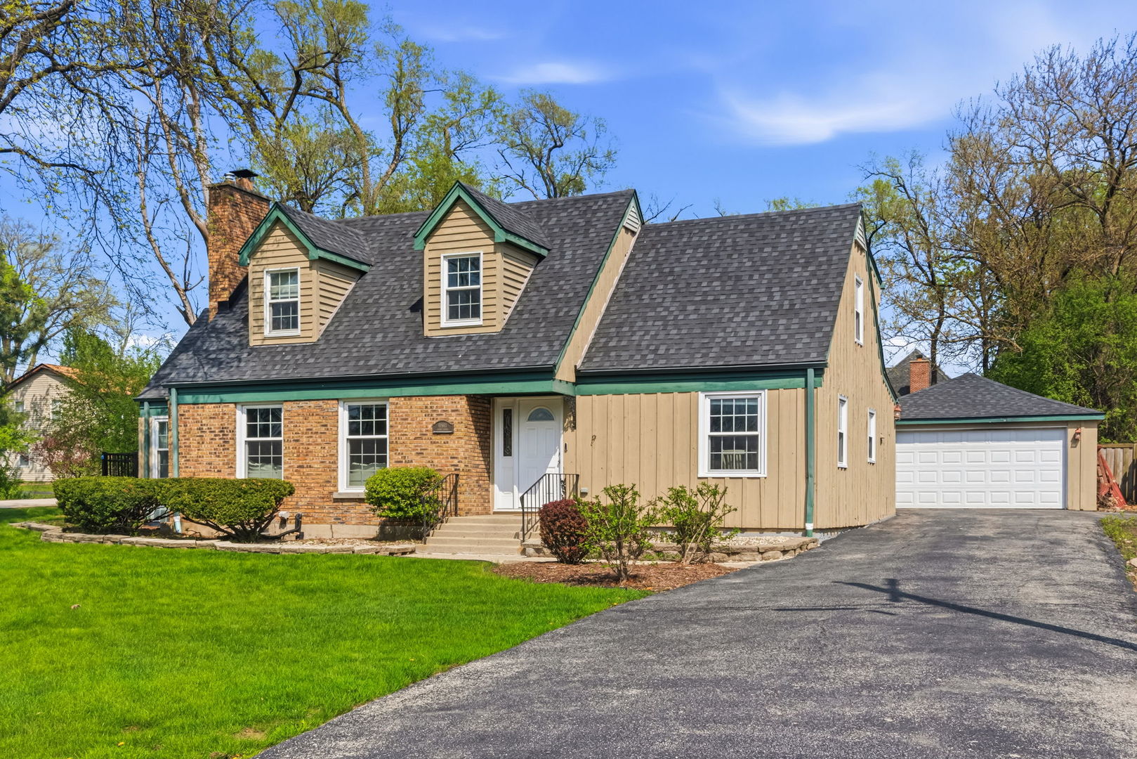 0S611 Cedar Avenue, Elmhurst, IL 60126