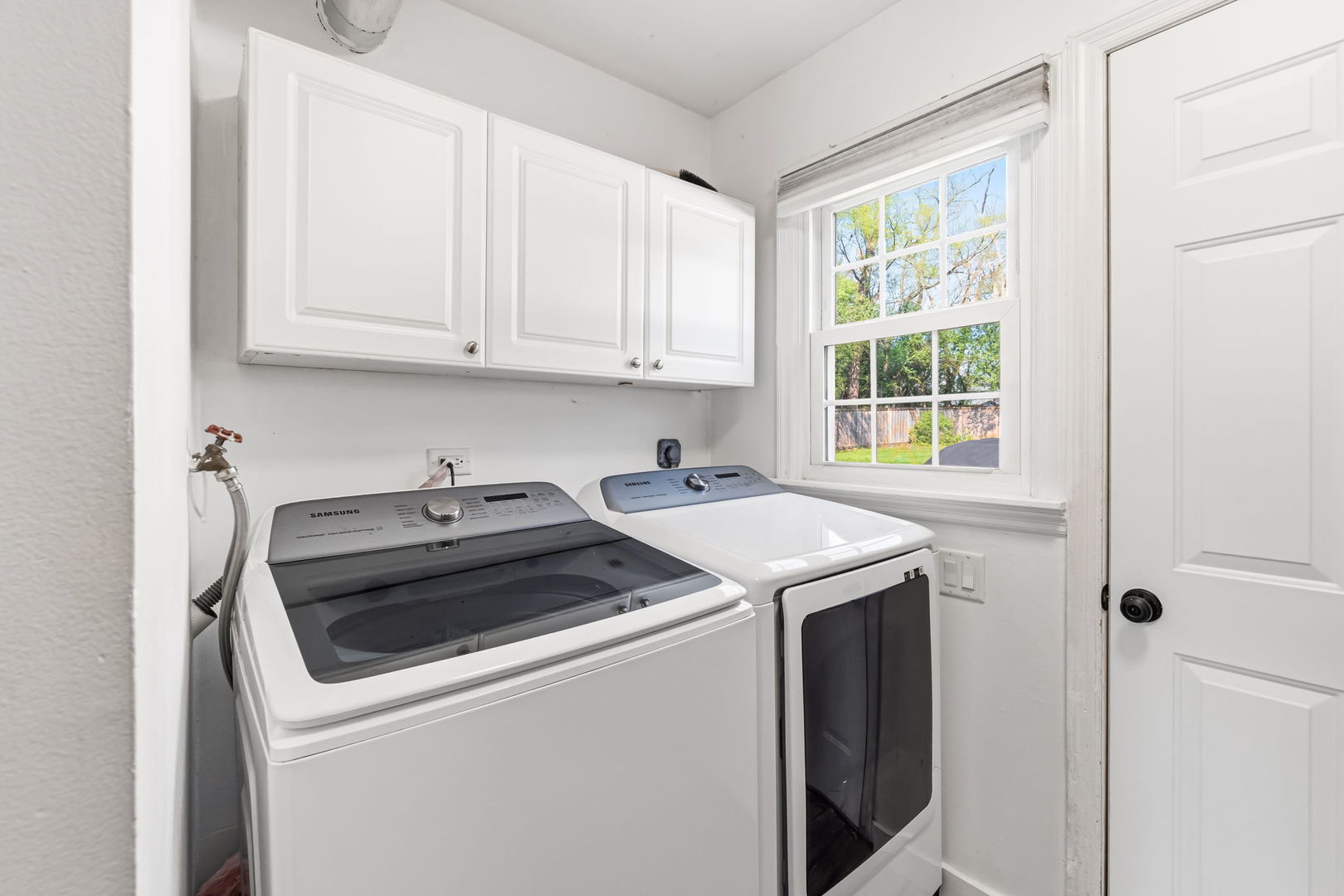 0S611 Cedar Avenue, Elmhurst, IL 60126