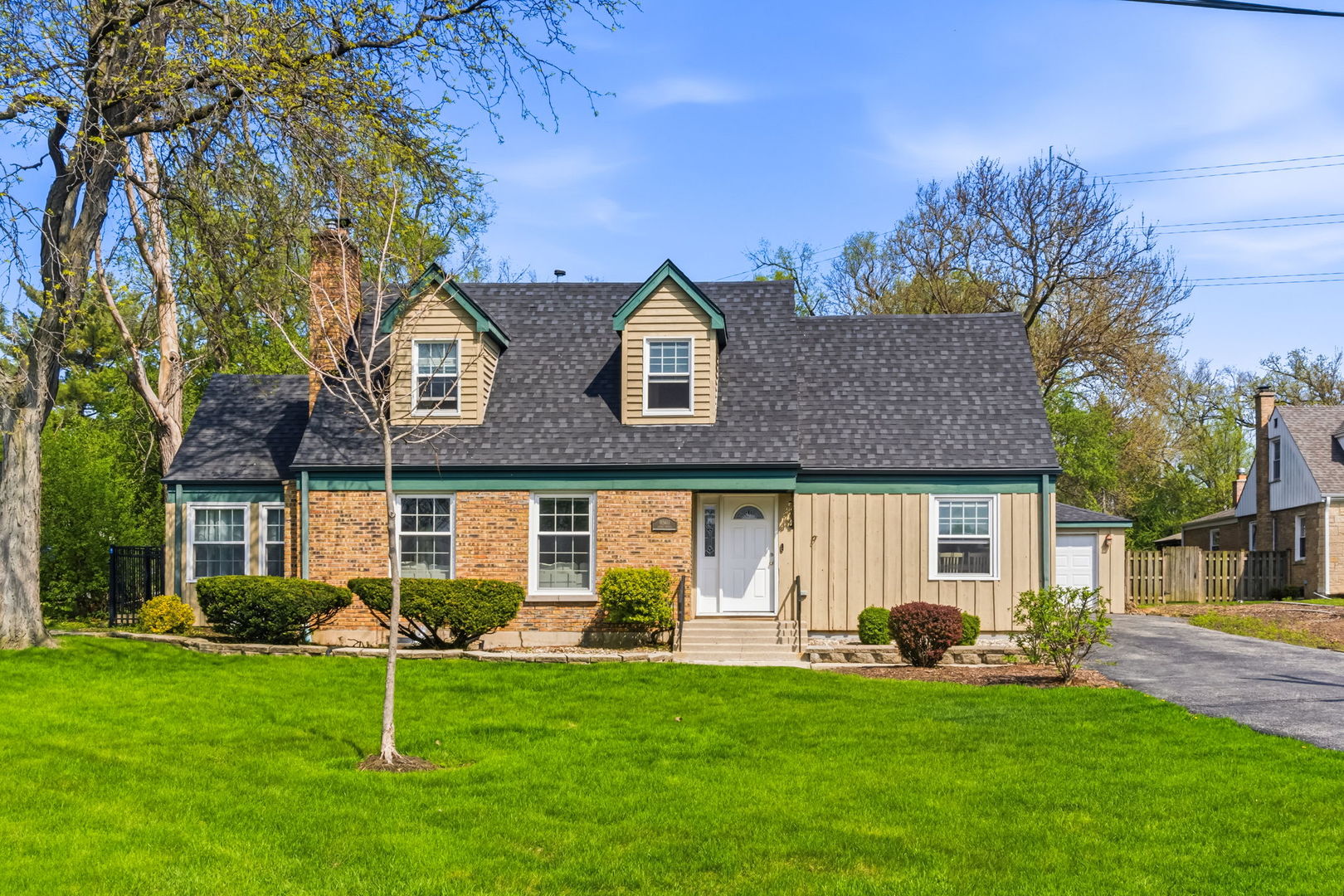 0S611 Cedar Avenue, Elmhurst, IL 60126