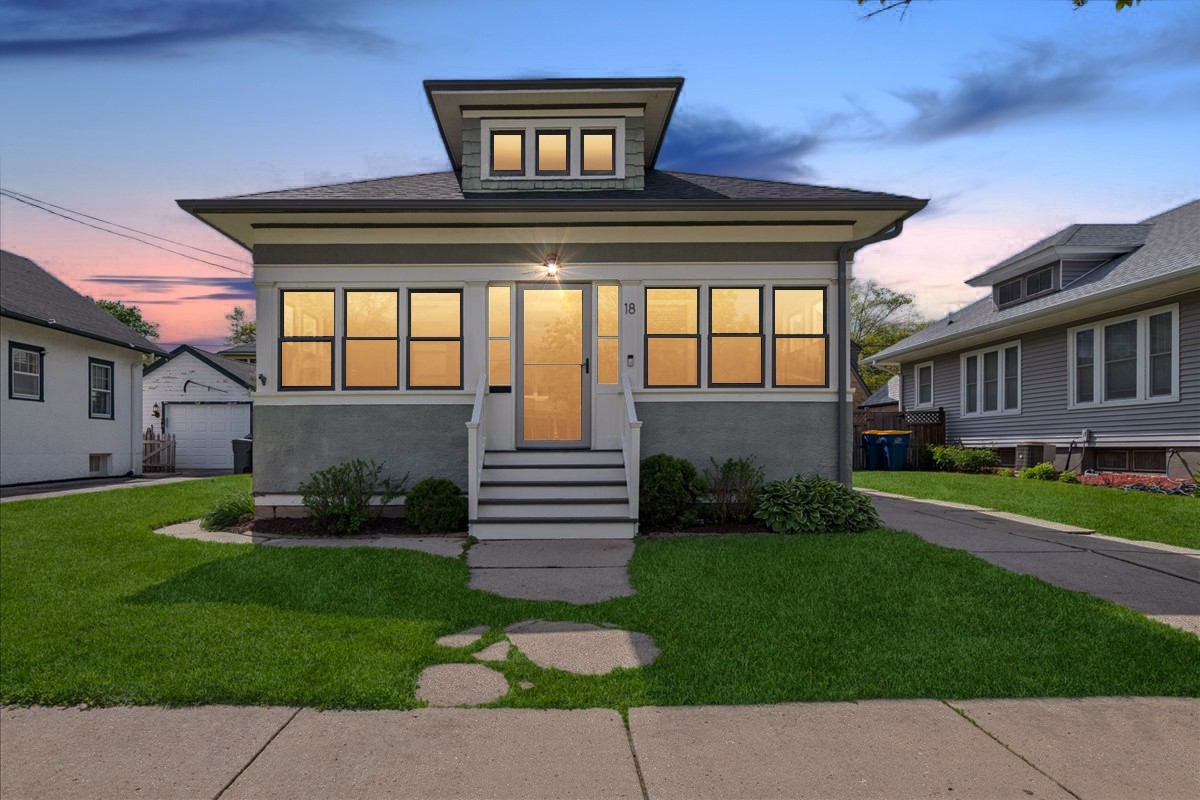 18 N Worth Avenue, Elgin, IL 60123