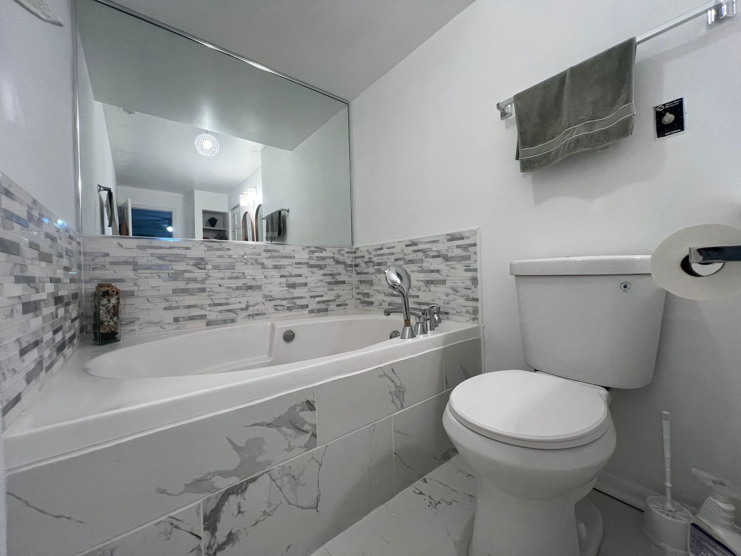 9808 Mill Drive #2B, Palos Park, IL 60464