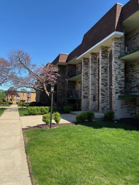 9132 S Pulaski Road #2E, Oak Lawn, IL 60453