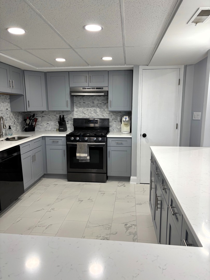 9132 S Pulaski Road #2E, Oak Lawn, IL 60453