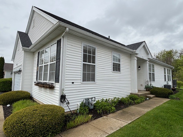 93 Netherlands Drive, Antioch, IL 60002