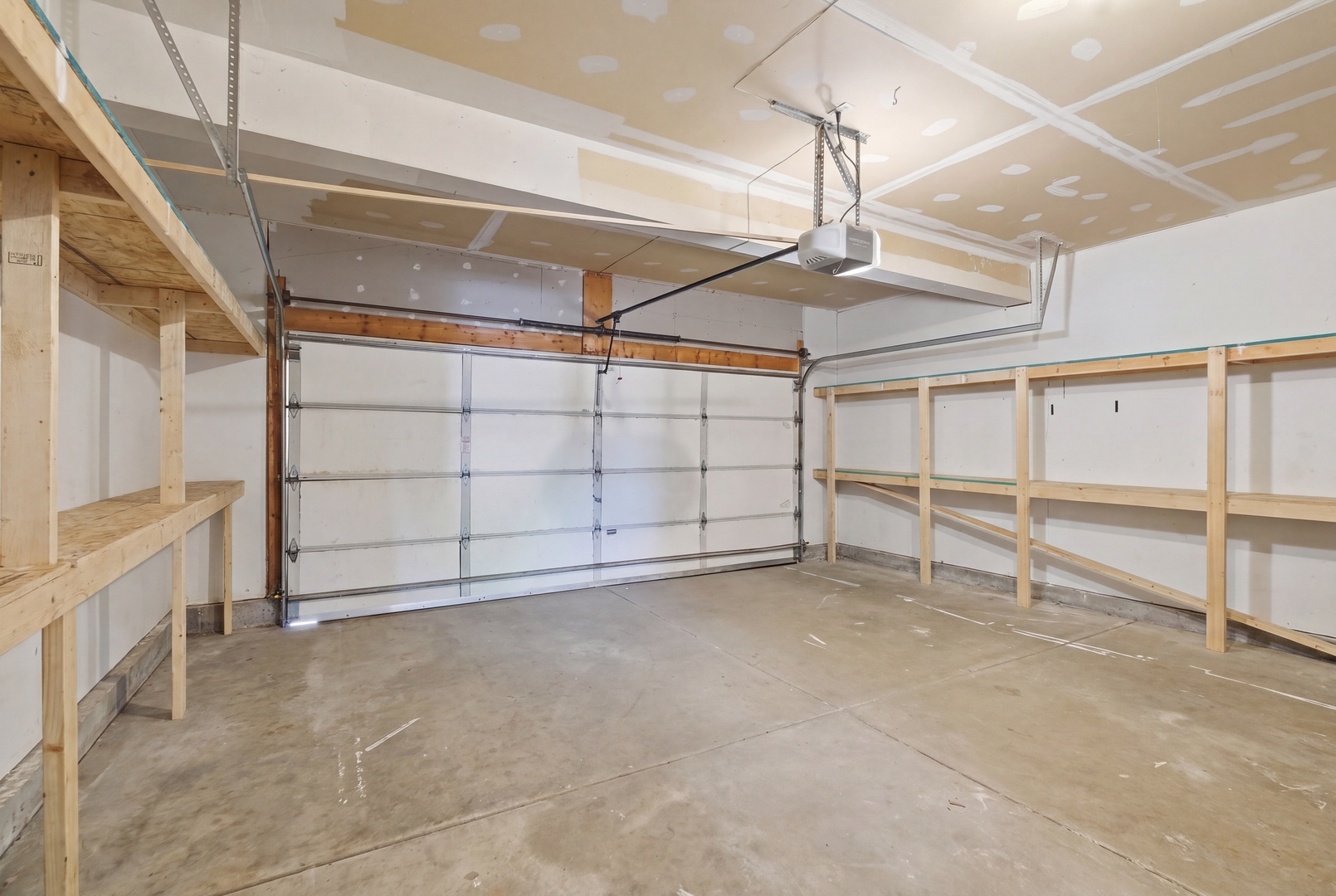 761 PARC Court, Lake In The Hills, IL 60156