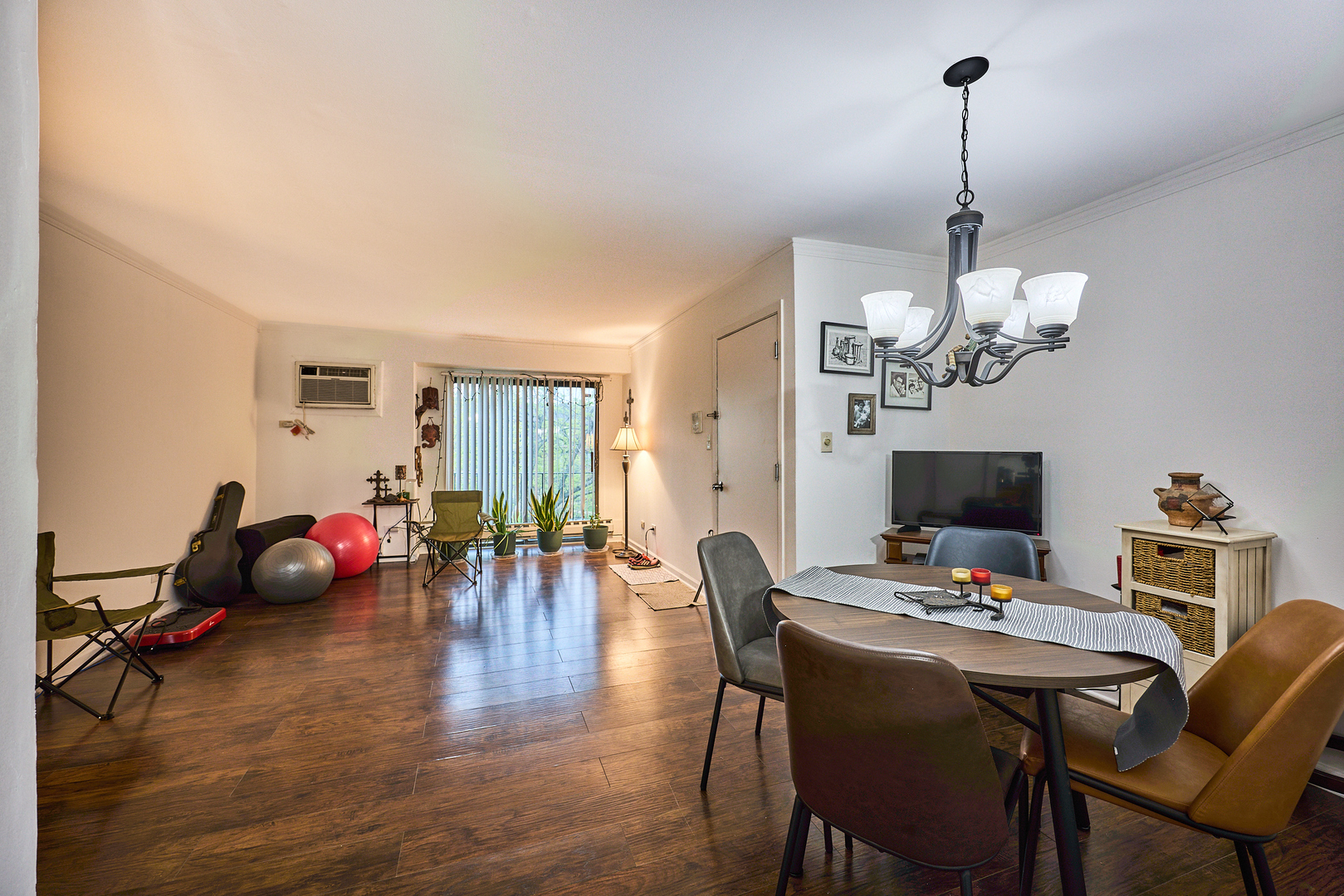 148 Dunteman Drive #302, Glendale Heights, IL 60139