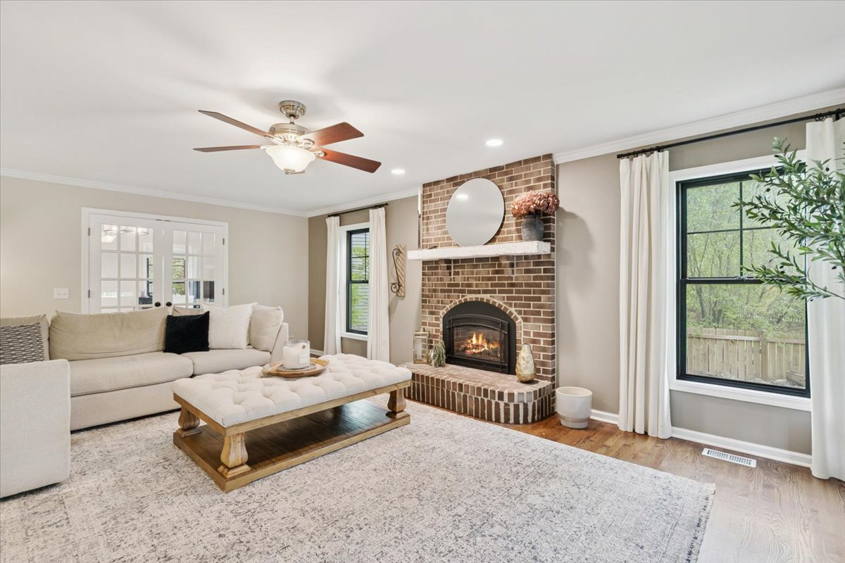 299 Concord Square, Gurnee, IL 60031