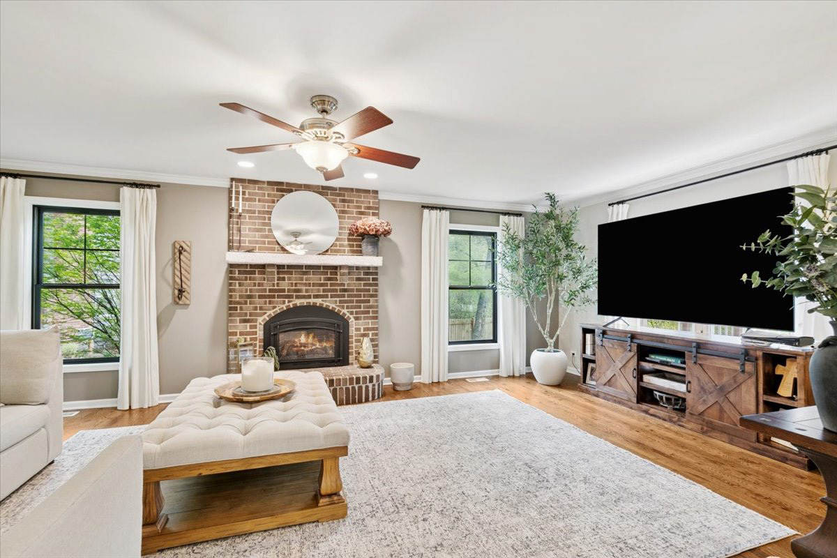 299 Concord Square, Gurnee, IL 60031