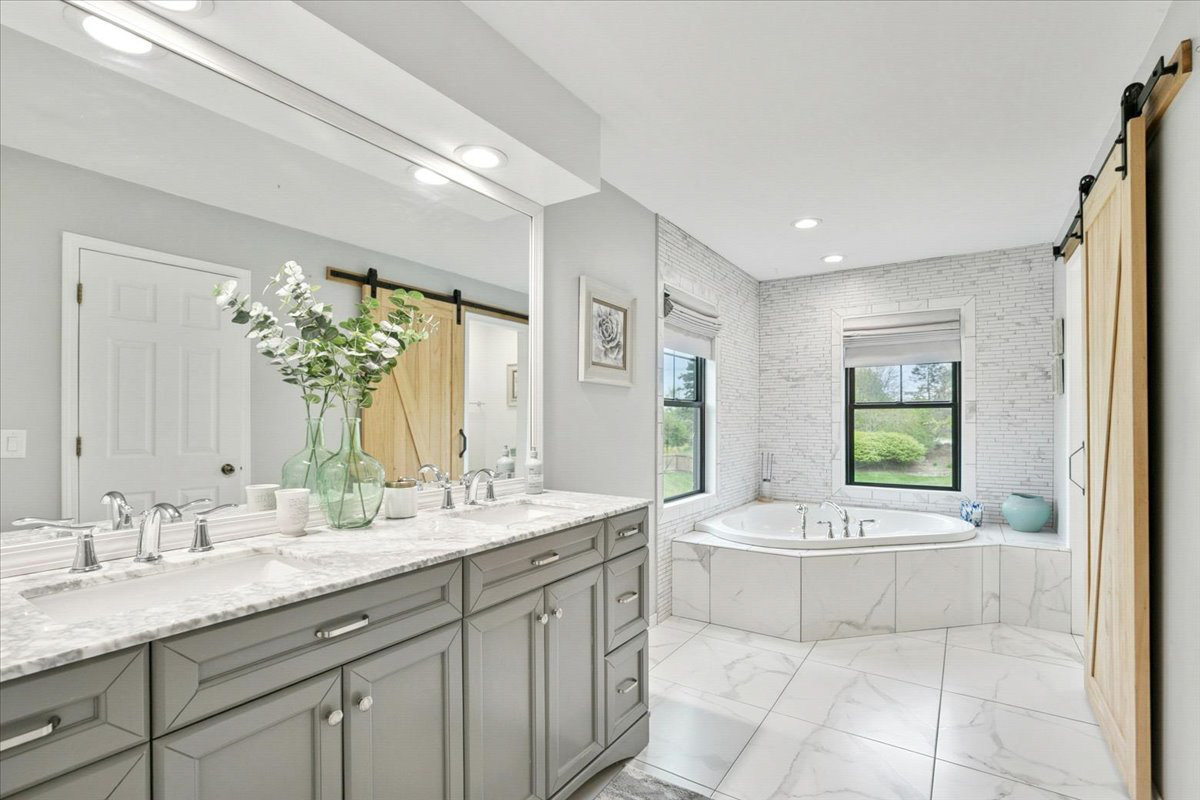 299 Concord Square, Gurnee, IL 60031