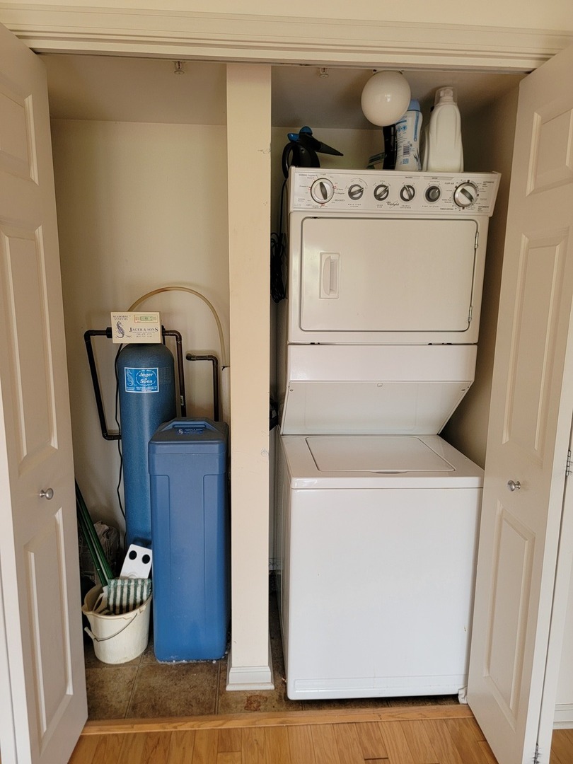 49 Old Frankfort Way #210, Frankfort, IL 60423