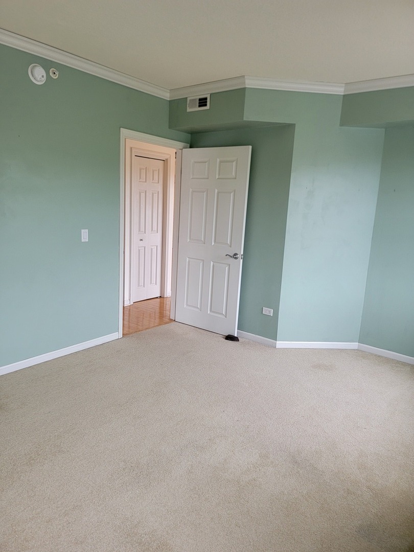 49 Old Frankfort Way #210, Frankfort, IL 60423