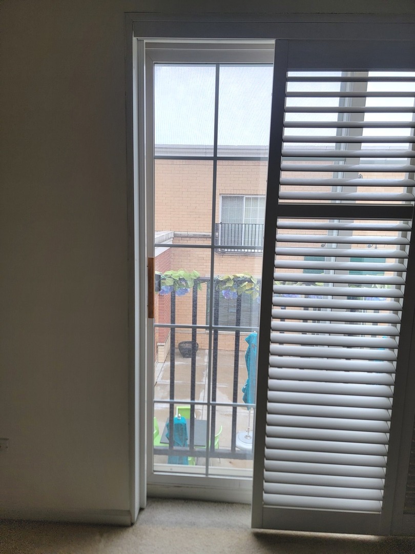 49 Old Frankfort Way #210, Frankfort, IL 60423