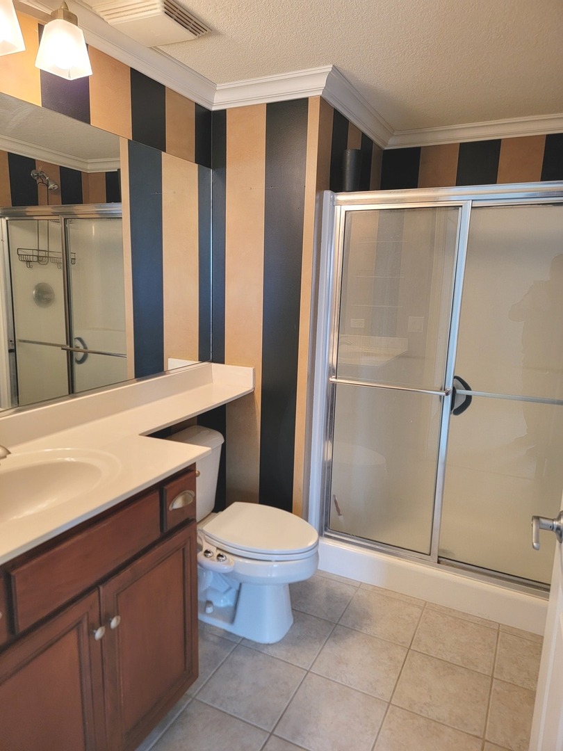 49 Old Frankfort Way #210, Frankfort, IL 60423