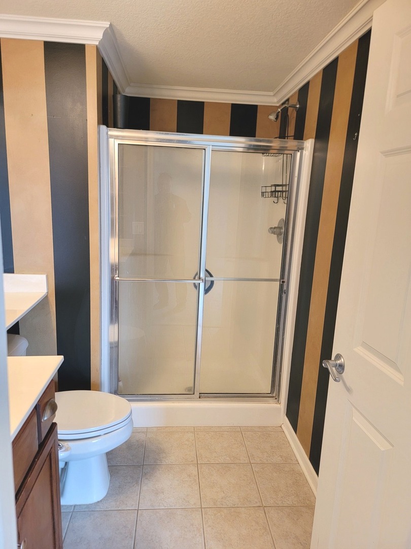 49 Old Frankfort Way #210, Frankfort, IL 60423