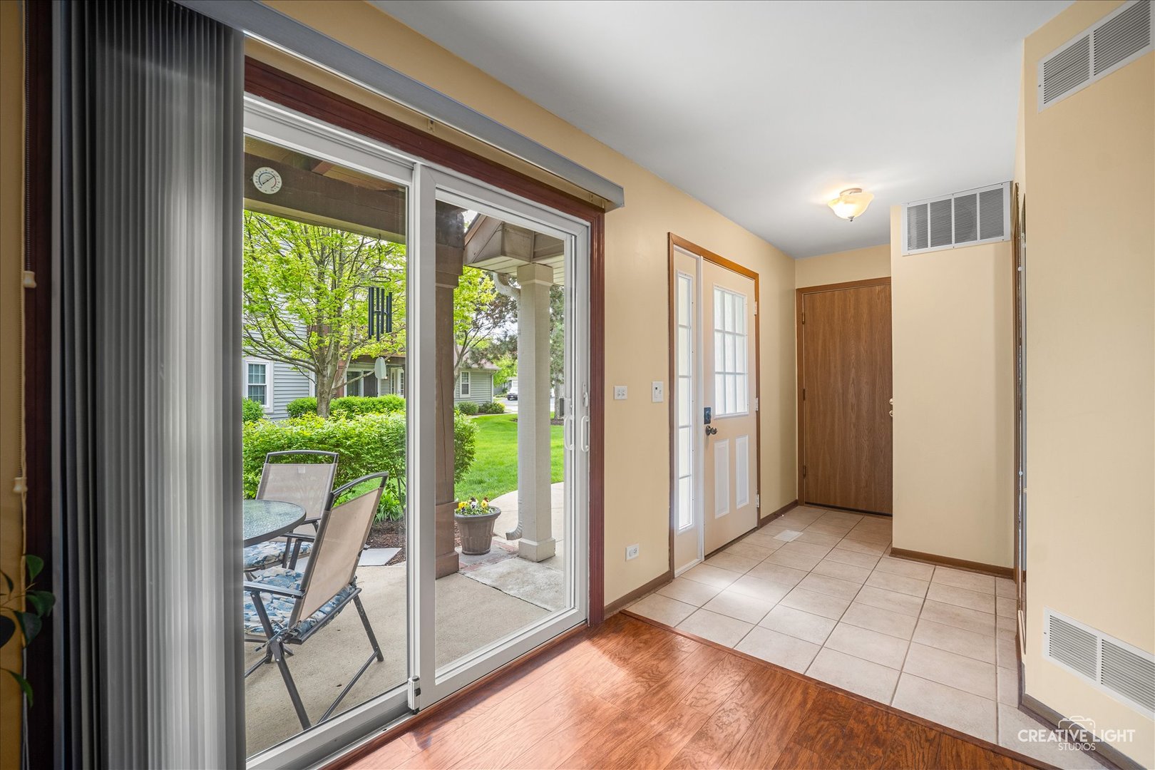 1085 Rockport Drive, Carol Stream, IL 60188