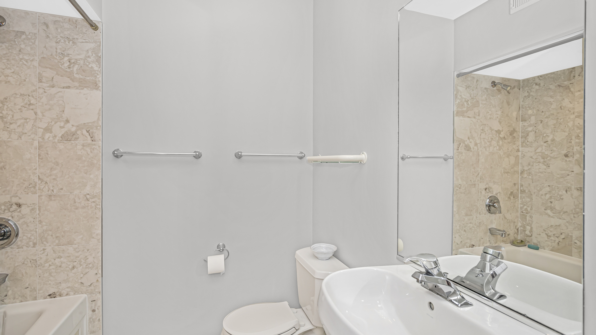 7315 N Honore Street #3, Chicago, IL 60626