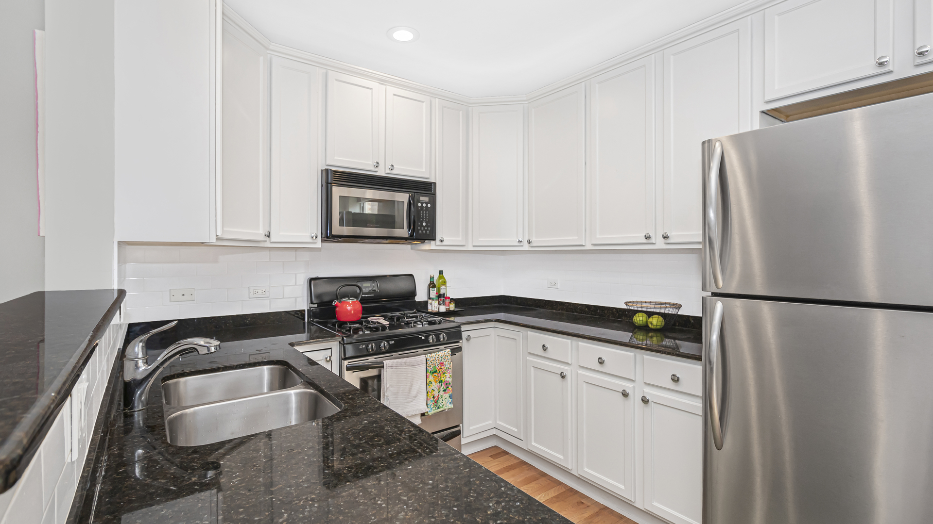 7315 N Honore Street #3, Chicago, IL 60626