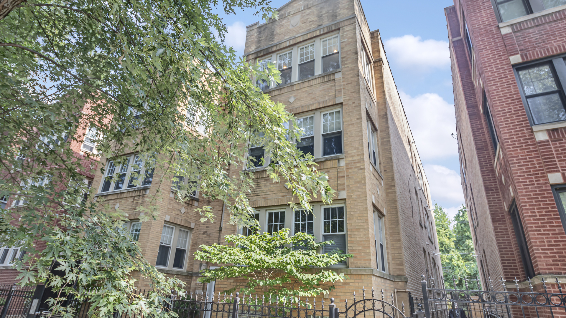 7315 N Honore Street #3, Chicago, IL 60626