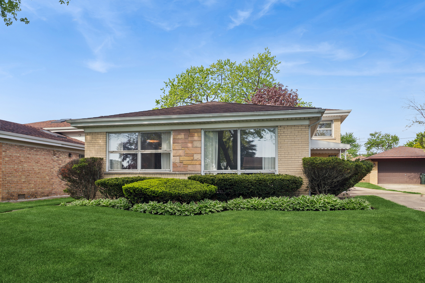 8538 N Oketo Avenue, Niles, IL 60714