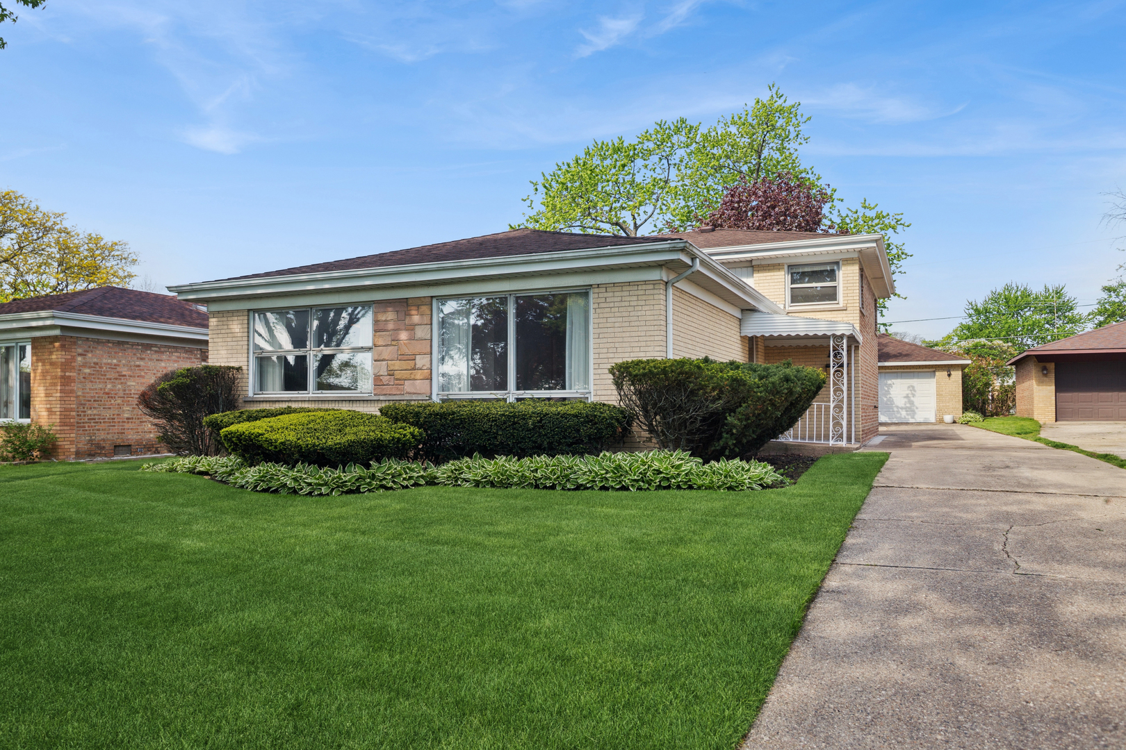 8538 N Oketo Avenue, Niles, IL 60714