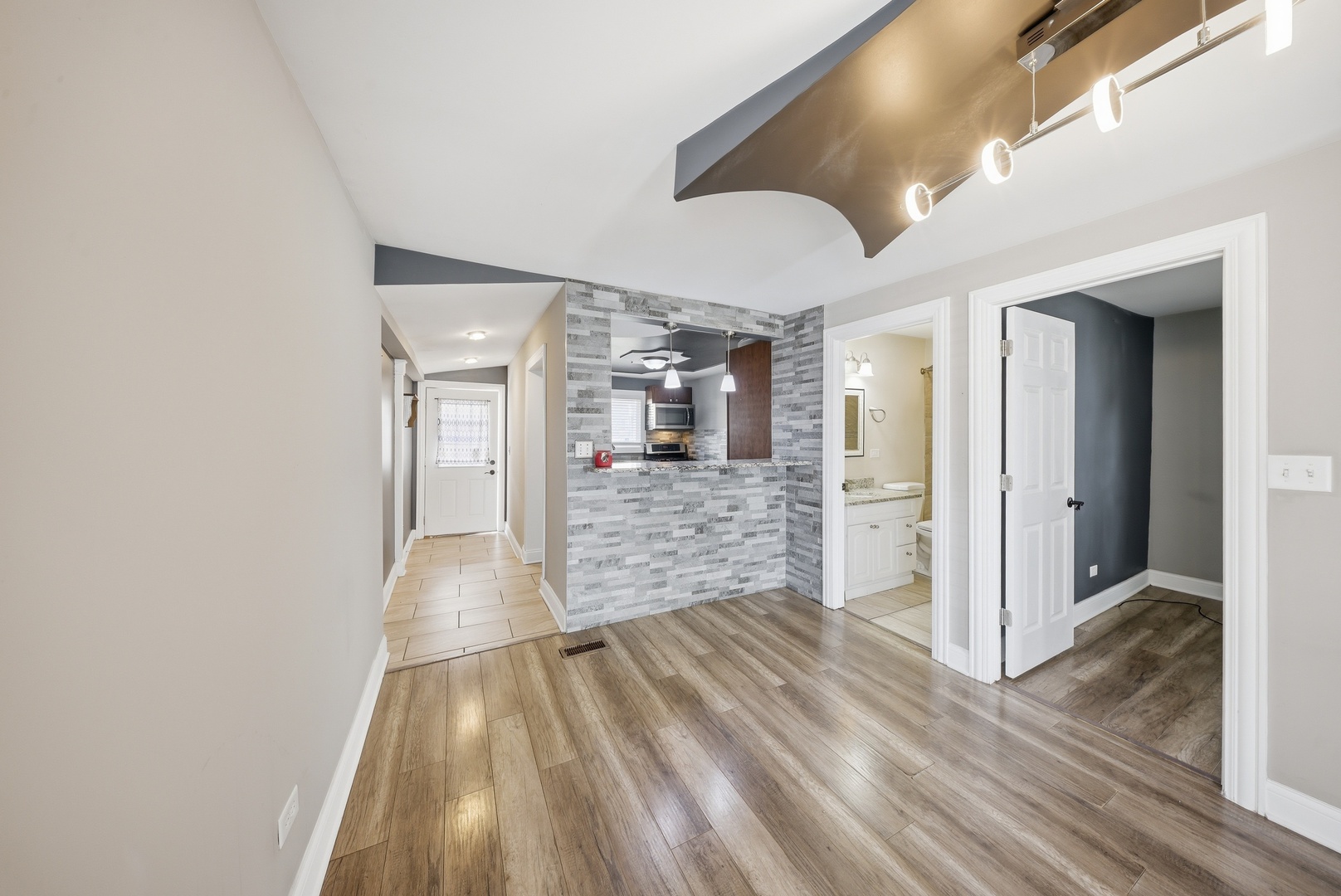 810 Superior Street, Aurora, IL 60505