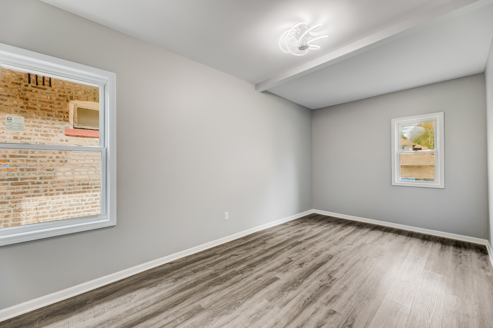 8109 S Marquette Avenue, Chicago, IL 60617