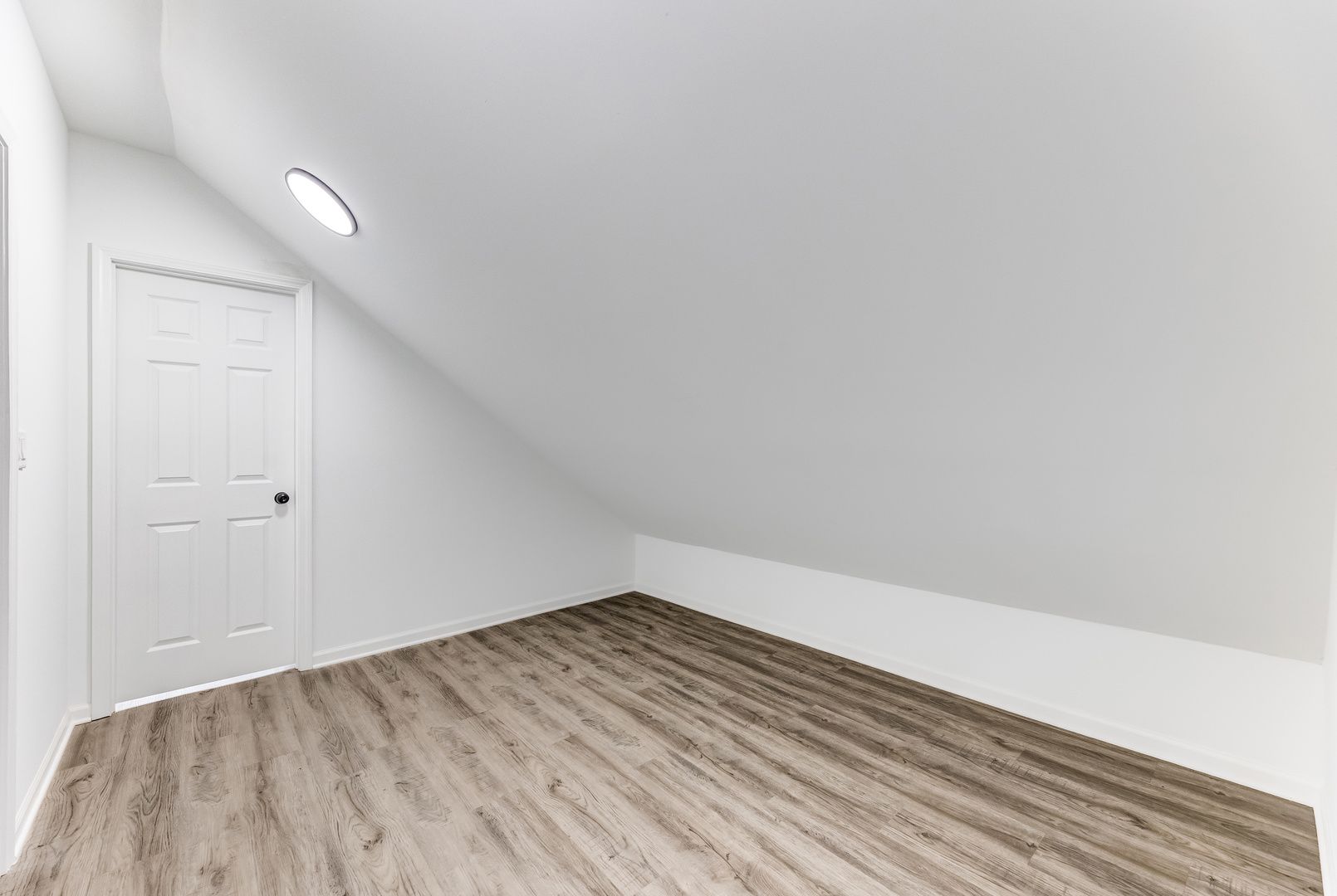 8109 S Marquette Avenue, Chicago, IL 60617