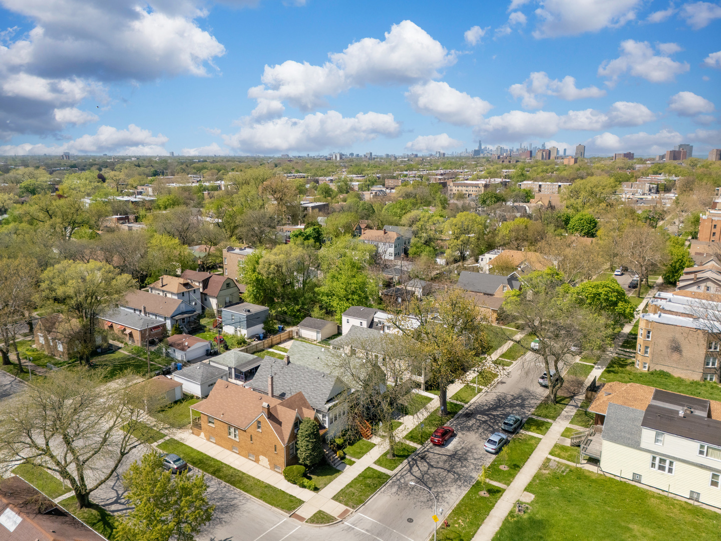 8109 S Marquette Avenue, Chicago, IL 60617