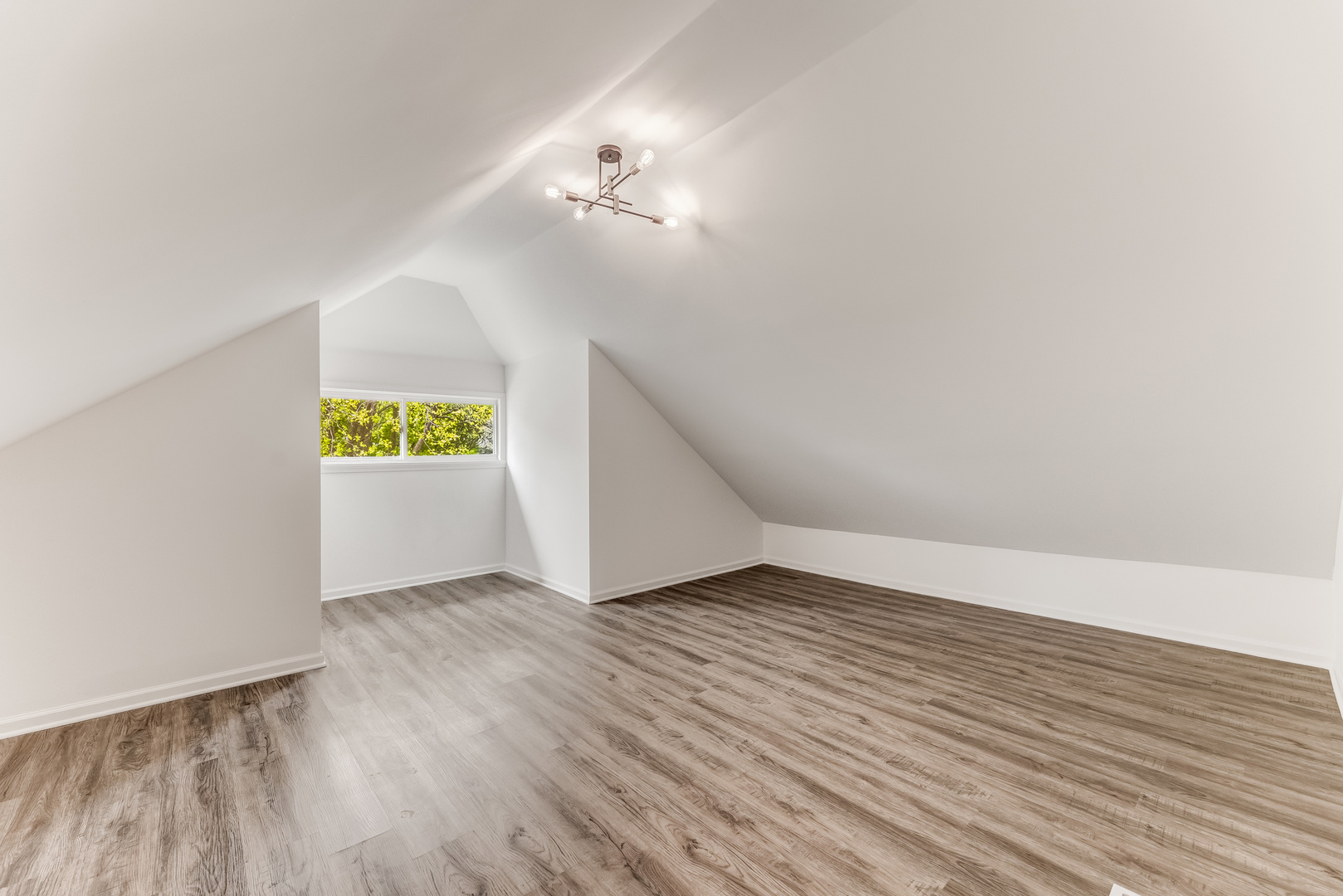 8109 S Marquette Avenue, Chicago, IL 60617