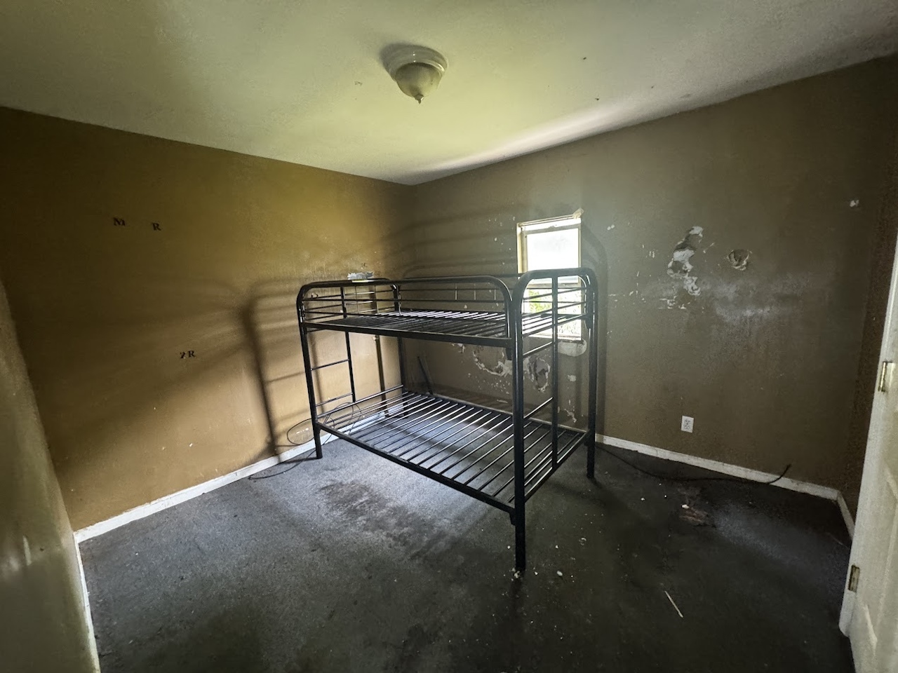 1041 N Central Park Avenue, Chicago, IL 60651