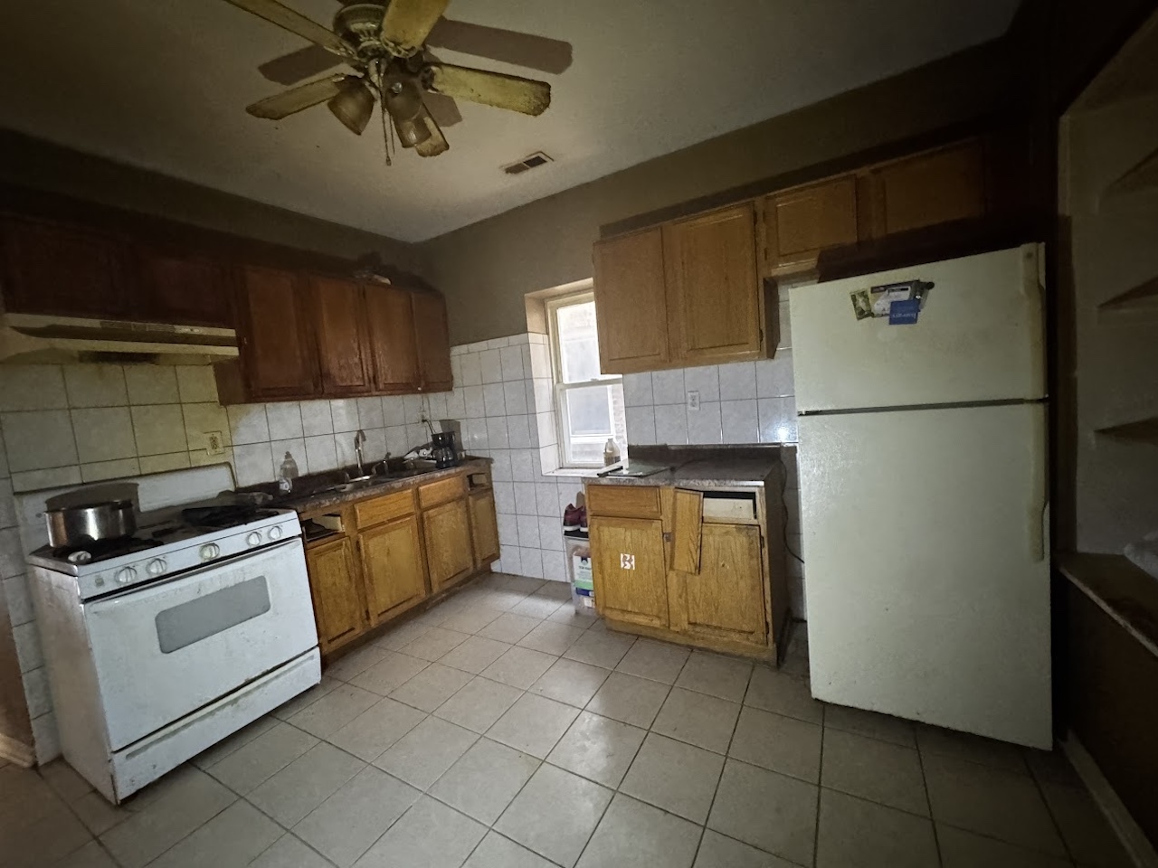 1041 N Central Park Avenue, Chicago, IL 60651