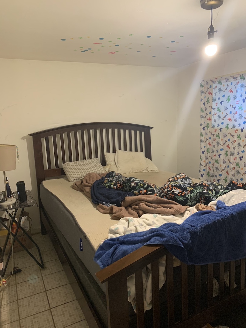 1041 N Central Park Avenue, Chicago, IL 60651