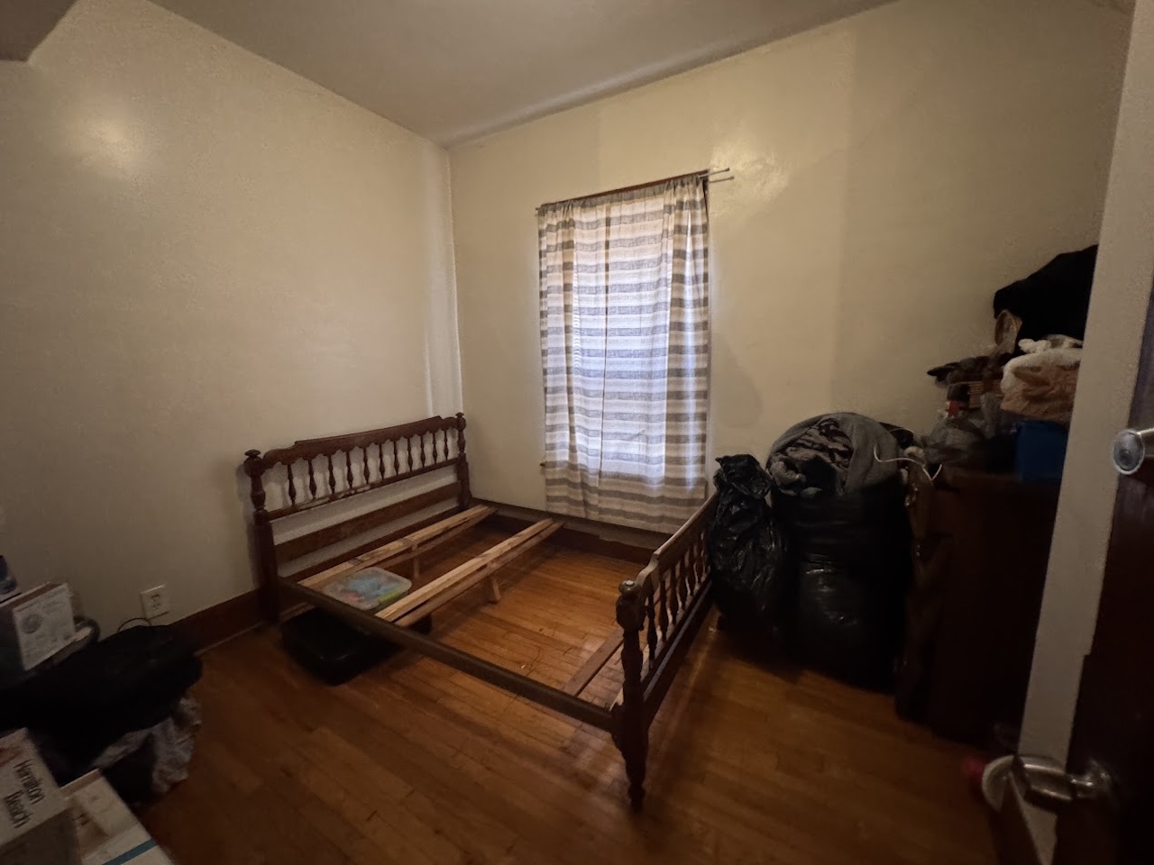 1041 N Central Park Avenue, Chicago, IL 60651