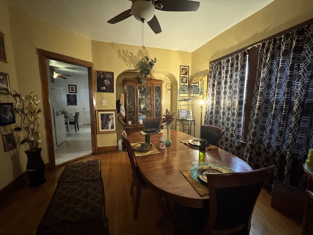 1041 N Central Park Avenue, Chicago, IL 60651