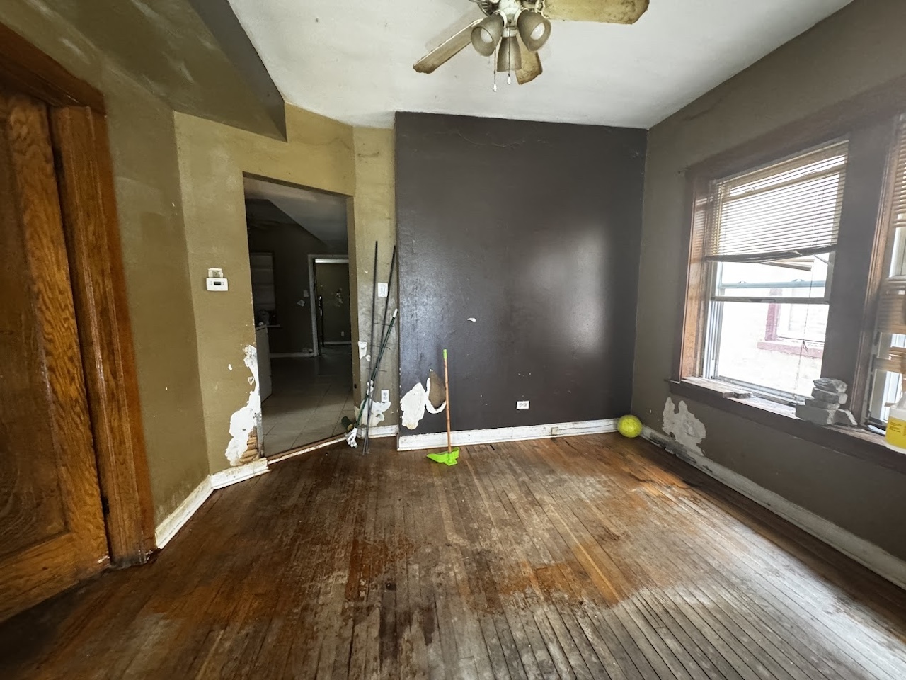 1041 N Central Park Avenue, Chicago, IL 60651