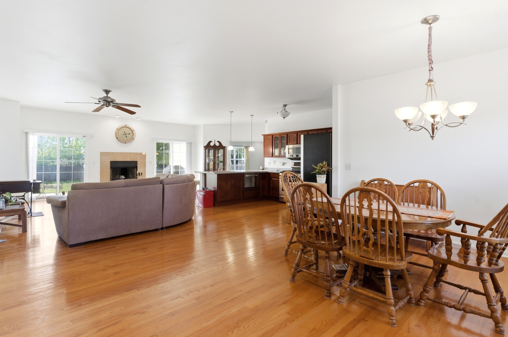 21140 Coventry Circle, Shorewood, IL 60404