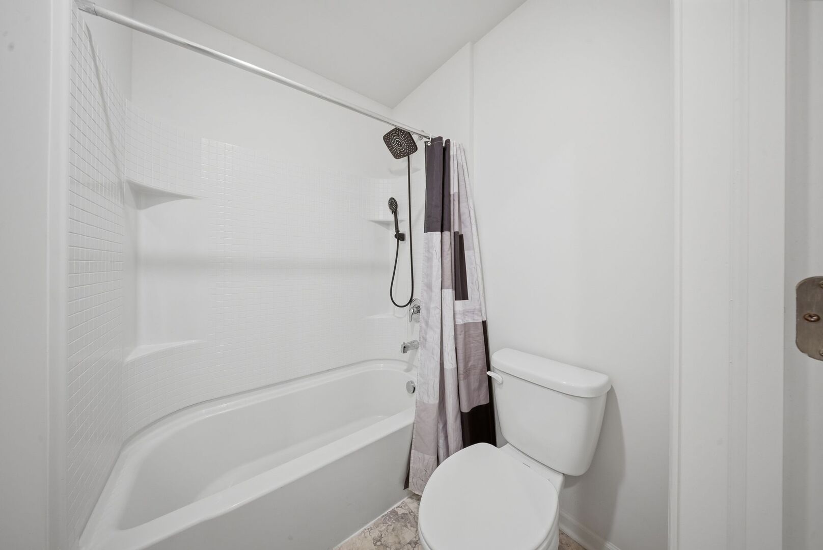 370 Hemlock Lane, Oswego, IL 60543