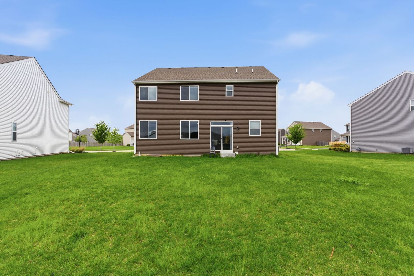 370 Hemlock Lane, Oswego, IL 60543