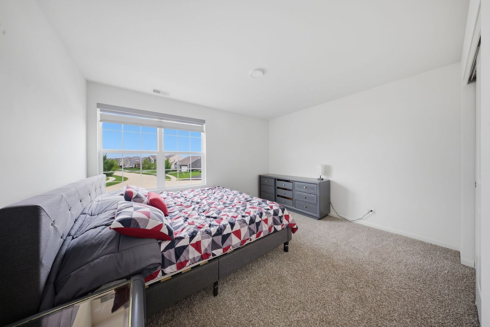 370 Hemlock Lane, Oswego, IL 60543