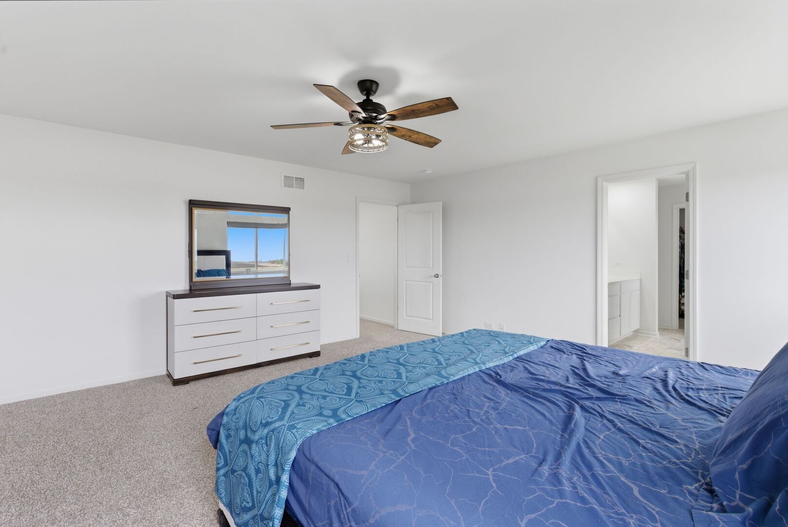 370 Hemlock Lane, Oswego, IL 60543