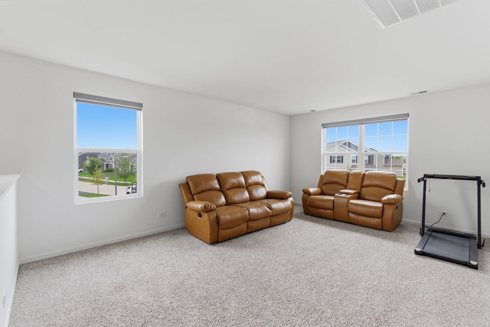 370 Hemlock Lane, Oswego, IL 60543