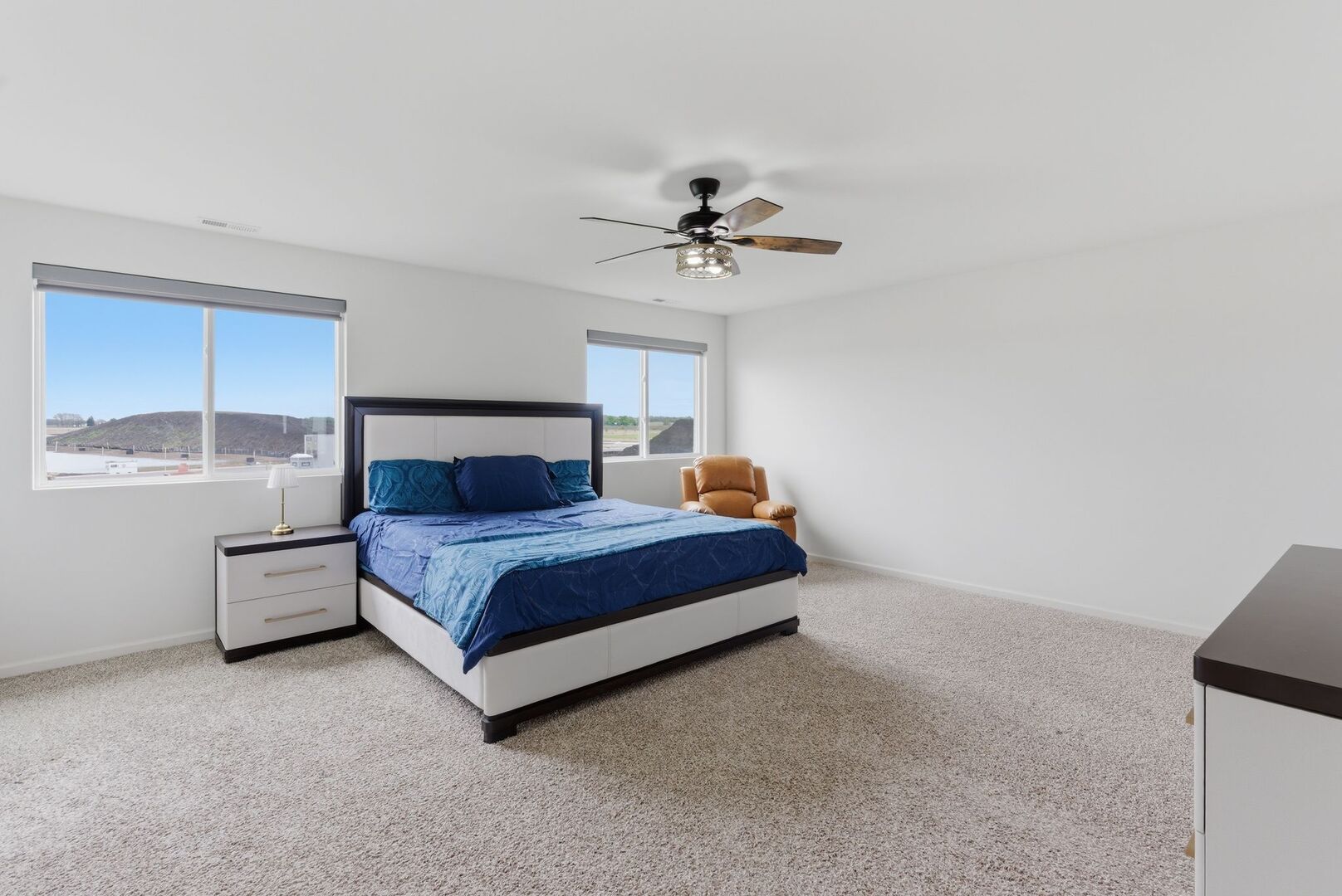 370 Hemlock Lane, Oswego, IL 60543