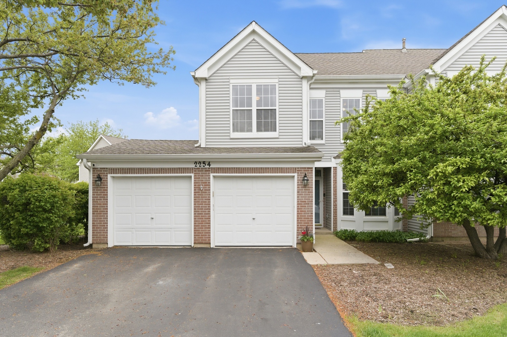 2254 Rossiter Parkway, Plainfield, IL 60586