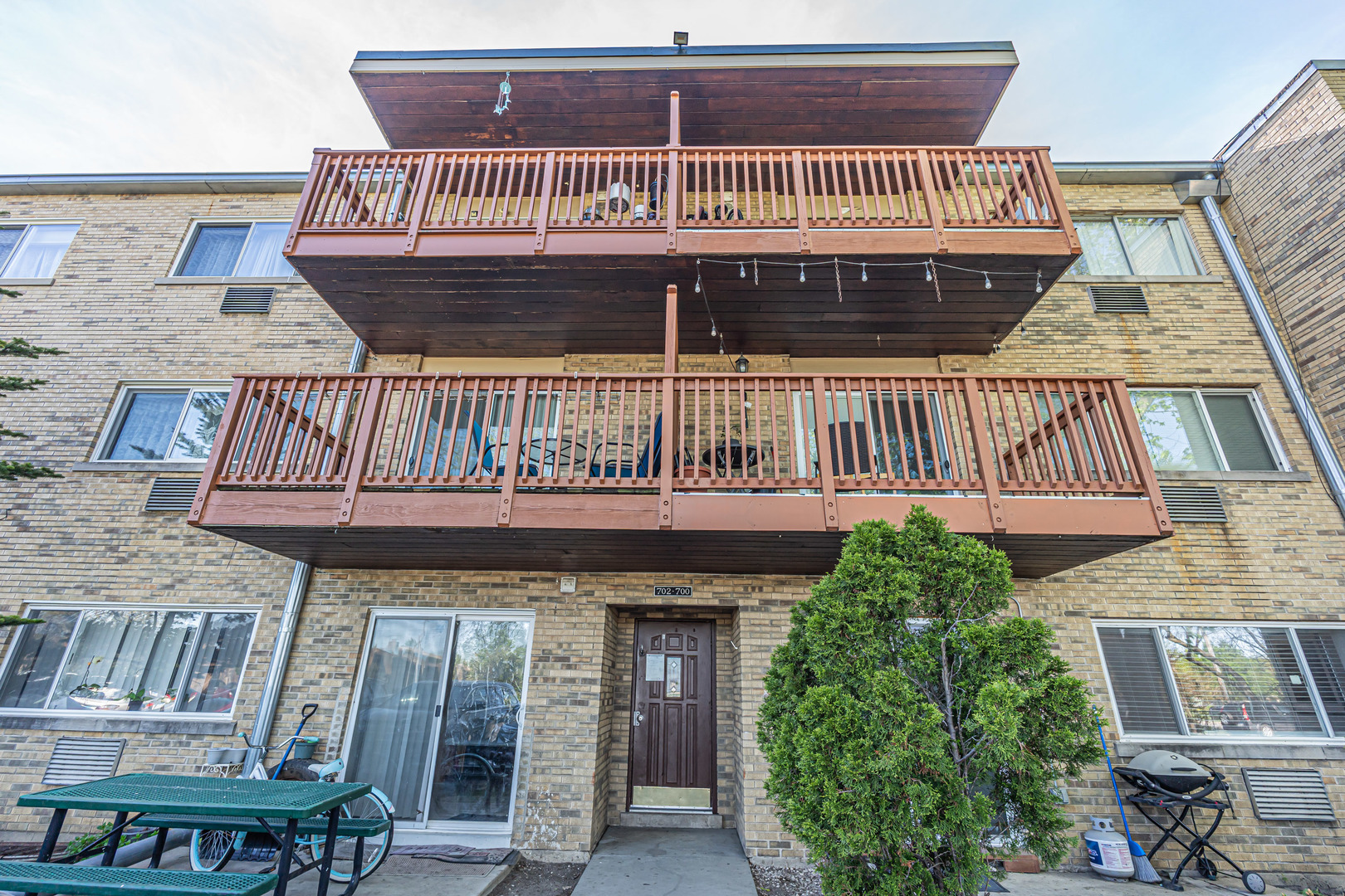 700 W Dempster Street #G1, Mount Prospect, IL 60056