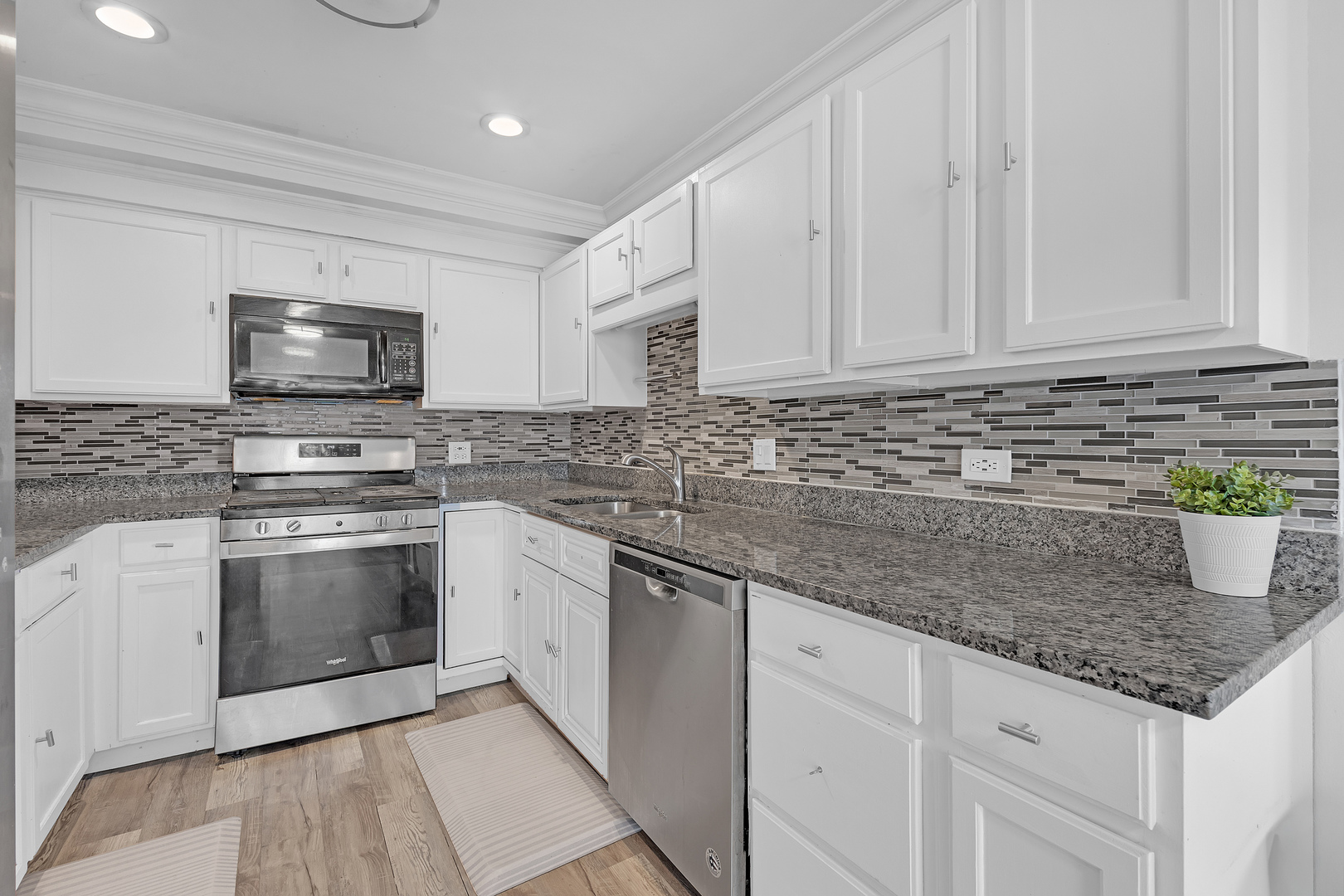 700 W Dempster Street #G1, Mount Prospect, IL 60056