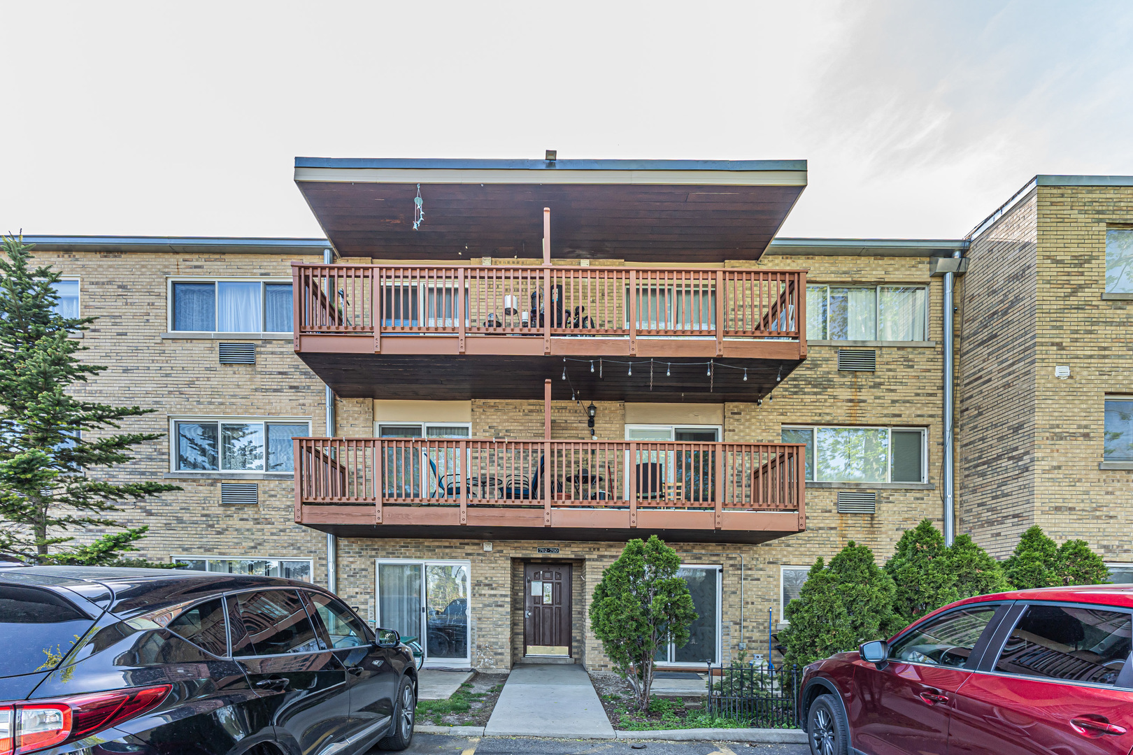 700 W Dempster Street #G1, Mount Prospect, IL 60056